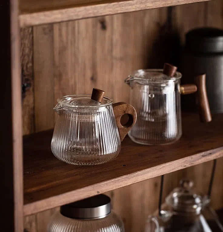 Mini Bule Canelado com Infusor – Elegância e Praticidade para Suas Bebidas