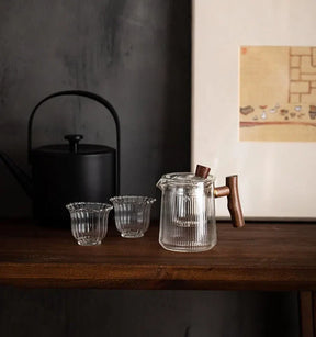 Mini Bule Canelado com Infusor – Elegância e Praticidade para Suas Bebidas