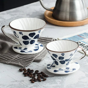 Suporte para Filtro V60 em Cerâmica Pintada à Mão – Elegância e Precisão no Seu Café